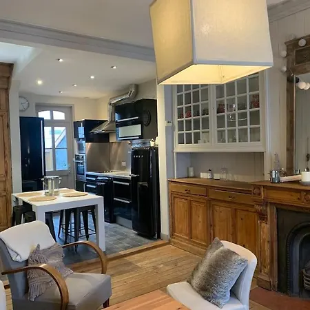 Paris :poupette Villa