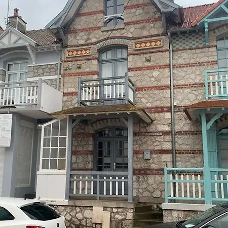 Paris :poupette Villa *