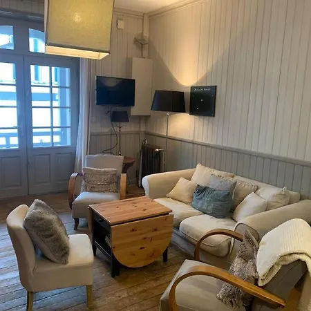 Villa Paris :poupette