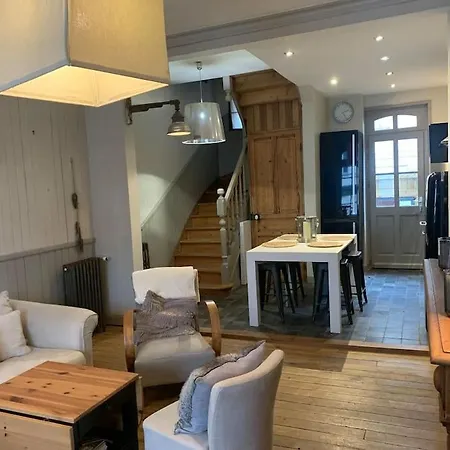 Villa Paris :poupette