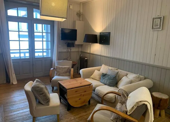 Villa Paris :poupette